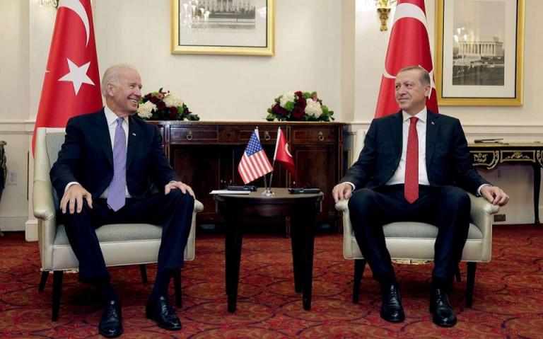 Μπάιντεν – Ερντογάν – Τα σκαμπανεβάσματα μιας σχέσης – Oι S-400 και τα «αγκάθια» της συνεργασίας