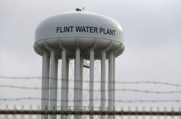 ΗΠΑ – Αποζημίωση 626 εκατ. δολαρίων σε κατοίκους που έπιναν μολυσμένο νερό στο Φλιντ του Μίσιγκαν