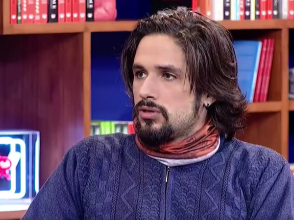 Γιάννης Νιάρρος – Πώς αντέδρασε όταν σκηνοθέτης του ζήτησε να γδυθεί σε κάστινγκ