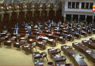 Βόρεια Μακεδονία – Παραμένει η πολιτική κρίση – Ο Ζάεφ ηγείται πλέον κυβέρνησης μειοψηφίας