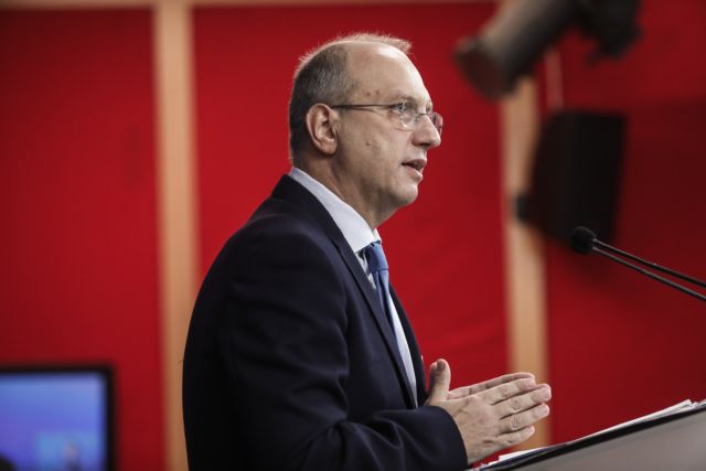 Οικονόμου – Ο Τσίπρας να τοποθετηθεί συγκεκριμένα αν συμφωνεί με τον υποχρεωτικό εμβολιασμό για τους άνω των 60 ετών