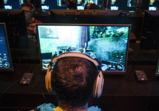 Στοιχεία – σοκ – Διπλάσιο χρόνο μπροστά από μία οθόνη πέρασαν οι έφηβοι εν μέσω πανδημίας