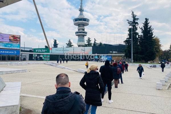 Θεσσαλονίκη – Ουρές και αναμονή για ένα rapid test