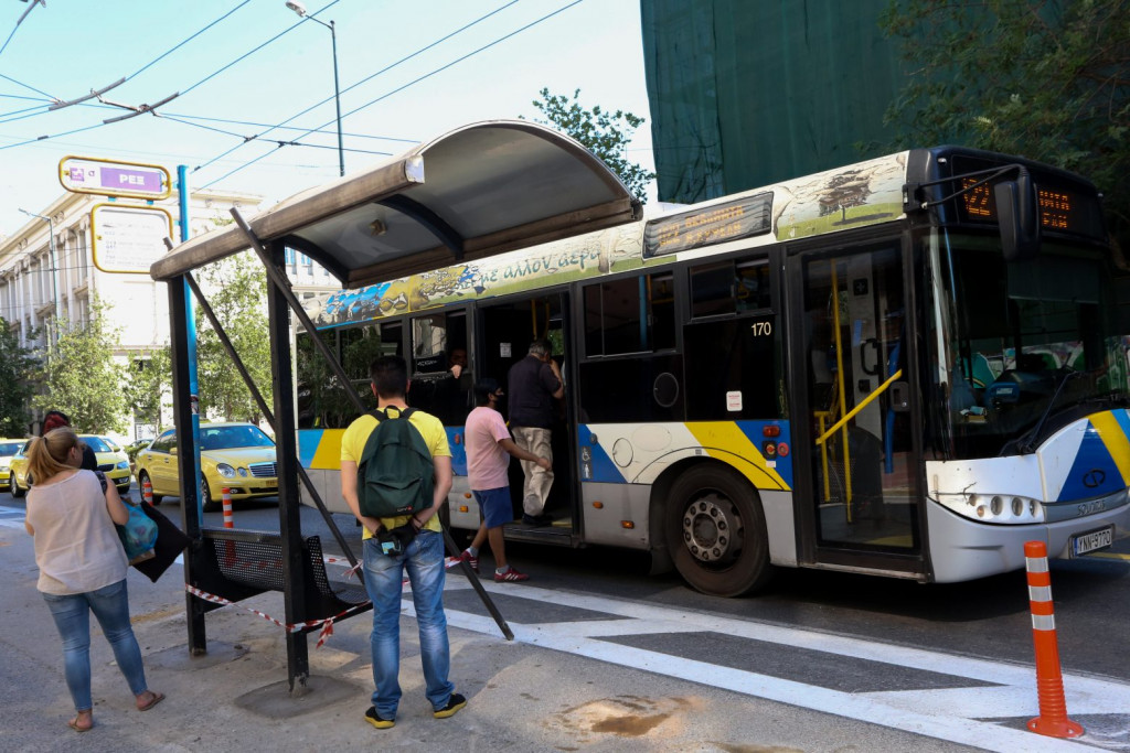 Πανεπιστημίου – Ξεκίνησε η ανάπλαση – Εγκαταστάθηκε το πρώτο εργοτάξιο