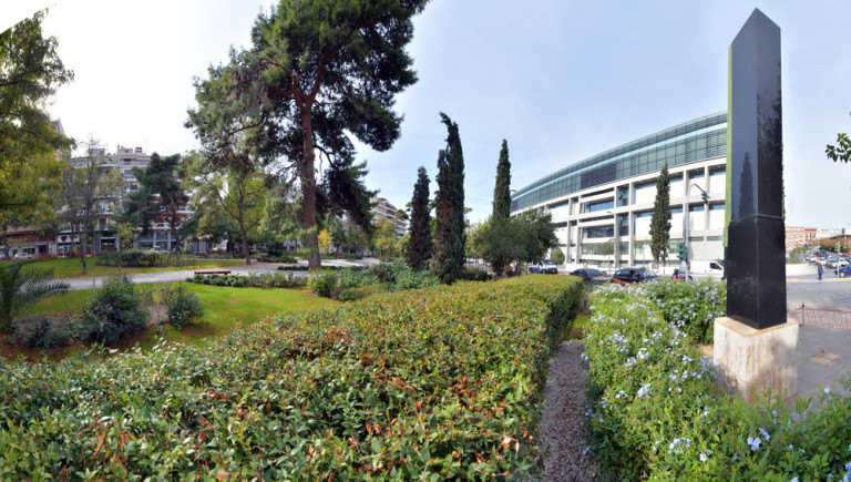 Τι δουλειά έχει ένας ιαπωνικός κήπος στο Παγκράτι; [εικόνες]