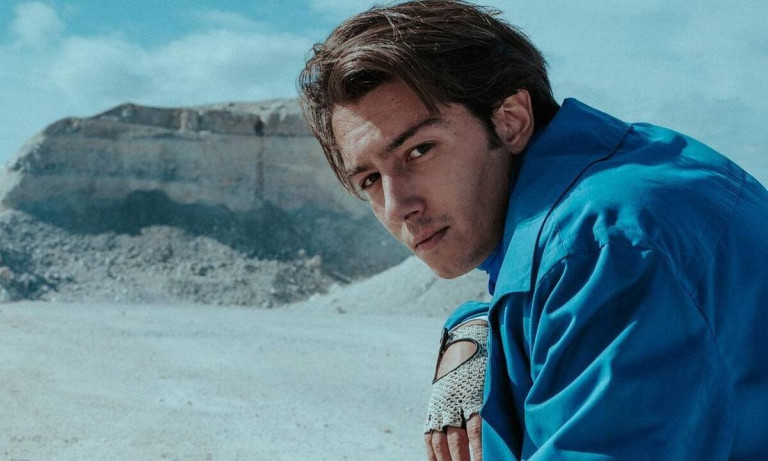 Γιώργης Παρταλίδης – Έχω κάνει καλλιτεχνική φωτογράφιση με γυναικεία εσώρουχα