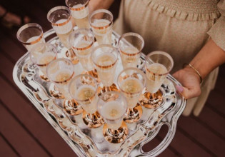 Τουρκία – Η οικονομία βυθίζεται αλλά κάποιοι βλέπουν μόνο… σαμπάνιες