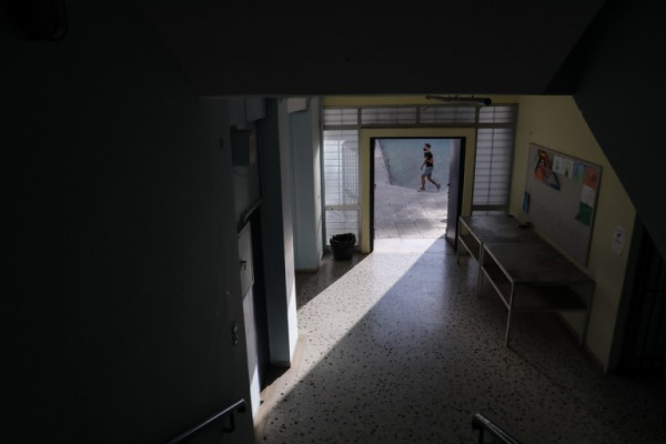 ΕΛΣΤΑΤ – Πάνω από 5.000 μαθητές «χάθηκαν» από το λύκειο μέσα σε ένα έτος [Πίνακες]
