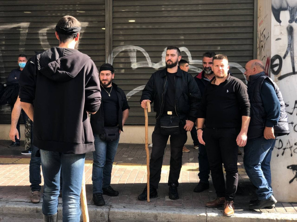 Παραμένουν στο ΥπΑΑΤ οι Κρητικοί αγρότες – Στο Σύνταγμα καταφθάνουν οι σταφιδοπαραγωγοί της Πελοποννήσου