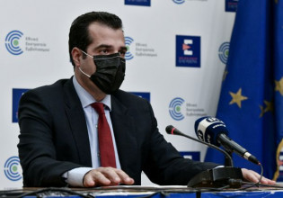 Πλεύρης – Οι ανεμβολίαστοι έχουν 30 φορές περισσότερες πιθανότητες να νοσήσουν βαριά ή να πεθάνουν