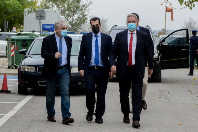 Πλεύρης – Αν χρειαστούν νέα μέτρα θα αφορούν τους ανεμβολίαστους