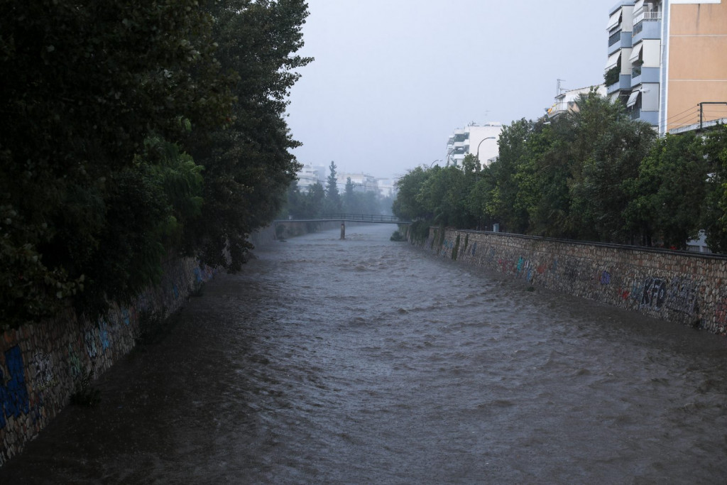 Πλημμύρες – Ενημερωτικό σποτ του υπουργείου Κλιματικής κρίσης με οδηγίες προστασίας