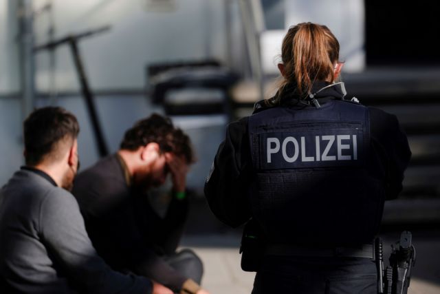 Γερμανία - Τρεις τραυματίες από επίθεση με μαχαίρι σε τρένο στη Βαυαρία