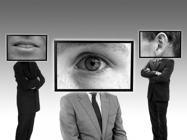 Ισραήλ – Η υπηρεσία πληροφοριών θα παρακολουθεί πολίτες που μολύνθηκαν από την Όμικρον