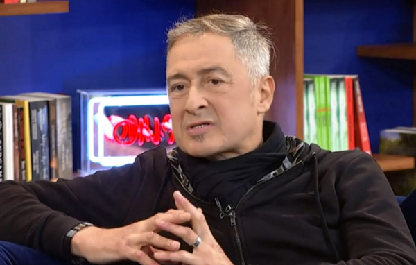 Γιώργος Ψάλτου – Ο Φιλιππίδης με χτύπαγε με το ακουστικό στον ώμο – Είχα μελανιάσει από το ξύλο