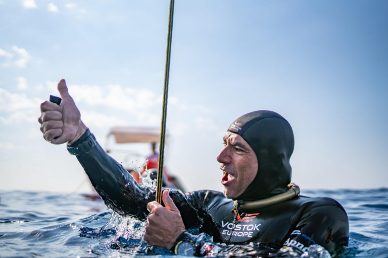 Αθλητική ελεύθερη κατάδυση – Τα μυστικά, τα συναισθήματα, η αξία του ζευγαριού