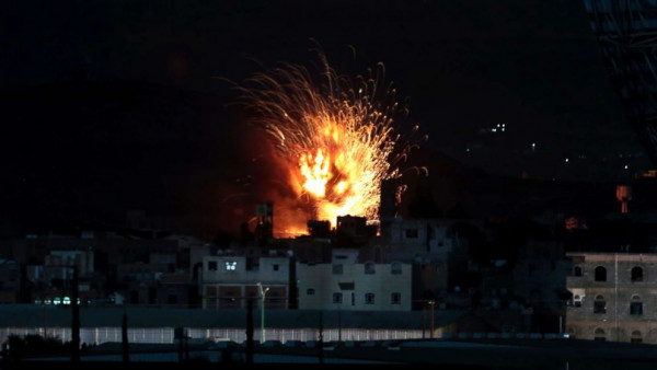 Σαουδική Αραβία – Βομβαρδίζει για δεύτερη συνεχόμενη νύχτα τη Σανάα