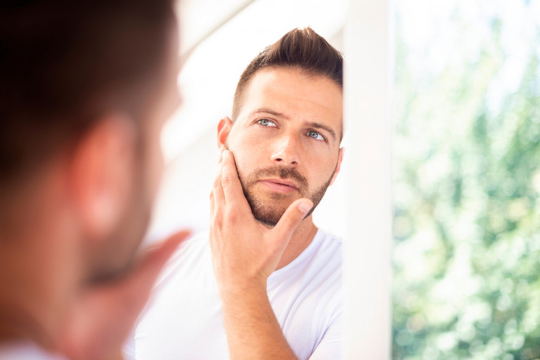 Οι άνδρες σπάνε τα ταμπού – Πάνω από τους μισούς Έλληνες χρησιμοποιούν προϊόντα περιποίησης προσώπου