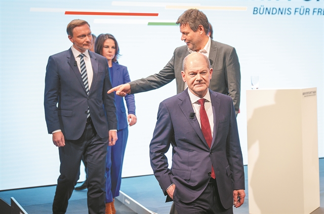 Γερμανία – Προοδευτική επανάσταση ή μήπως… πουκάμισο αδειανό;