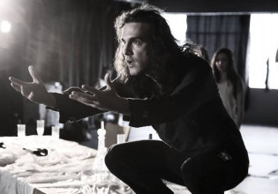 Αιμιλιανός Σταματάκης – Ξεκίνησε τις πρόβες για τον «Ρινόκερο» – Η πρώτη φωτογραφία