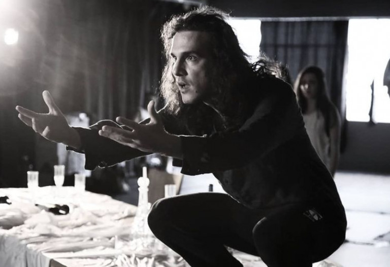 Αιμιλιανός Σταματάκης – Ξεκίνησε τις πρόβες για τον «Ρινόκερο» – Η πρώτη φωτογραφία