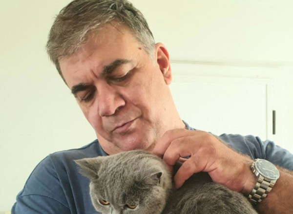 Δημήτρης Σταρόβας – Ραγίζει καρδιές η ανάρτηση για τον θάνατο της μητέρας του