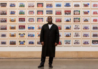 O Στιβ ΜακΚουίν θα παρουσιάσει τη νέα του εγκατάσταση στο Ρότερνταμ