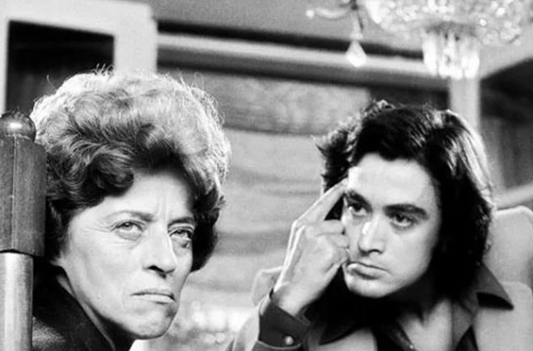 Από την Τασσώ Καββαδία στον Ανέστη Βλάχο – Αυτοί είναι οι πιο διάσημοι κακοί του ελληνικού σινεμά