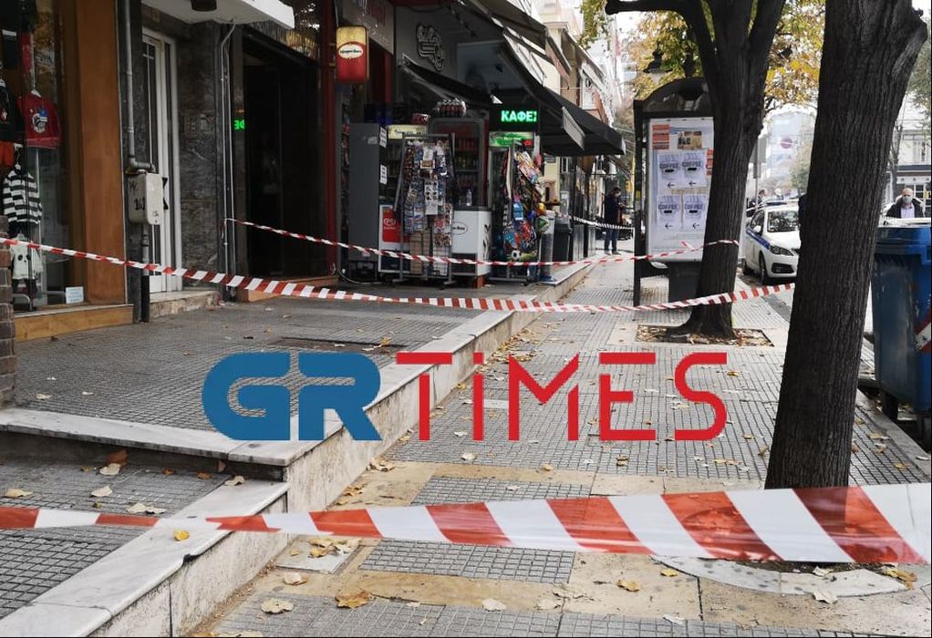 Θεσσαλονίκη - Βίντεο-ντοκουμέντο από το φονικό στο ψιλικατζίδικο - Η μάχη του 44χρονου με τον ληστή