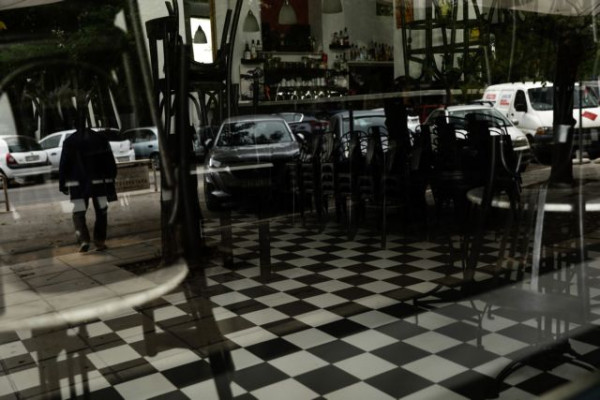 Θεσσαλονίκη – Βιώσιμα μέτρα στήριξης της εστίασης ζητούν οι επιχειρηματίες του κλάδου