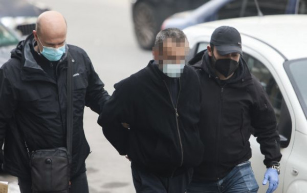 Θεσσαλονίκη – Στον εισαγγελέα ο 49χρονος συζυγοκτόνος – Ο γιος του είχε ζητήσει τον εγκλεισμό του σε ψυχιατρική κλινική