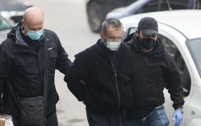 Θεσσαλονίκη – Στον εισαγγελέα ο 49χρονος συζυγοκτόνος – Ο γιος του είχε ζητήσει τον εγκλεισμό του σε ψυχιατρική κλινική