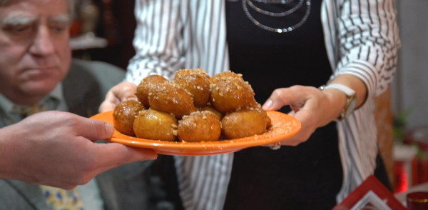 Κουζίνα – Πώς οι τηγανίτες ένωσαν την Κέρκυρα, την Αφρική, το Λονδίνο, ακόμη και το Μπαγκλαντές