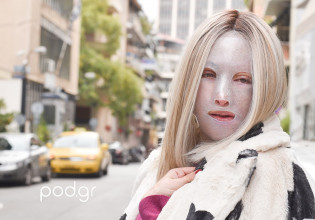 Ιωάννα Παλιοσπύρου – Κάνει podcast με καλεσμένους που η ζωή τους ανατράπηκε