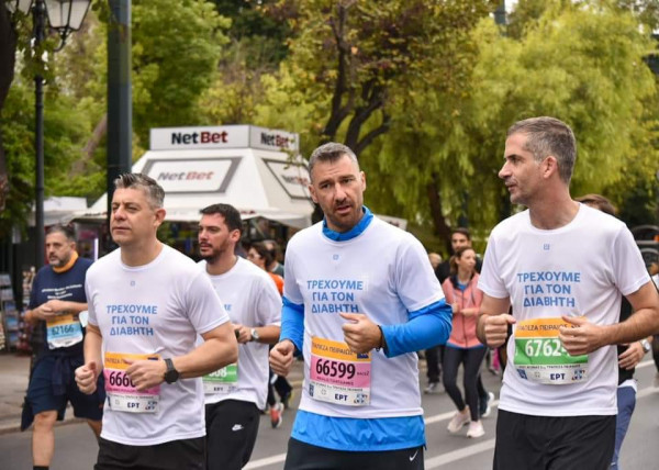 Μαραθώνιος 2021 – Κώστας Μπακογιάννης και ο Γιούρκας Σεϊταρίδης έτρεξαν για ιδιαίτερο λόγο