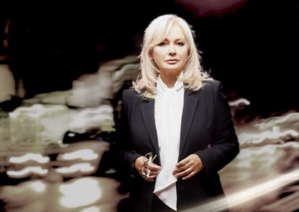 Αγγελική Νικολούλη – Ποιος πασίγνωστος τραγουδιστής την έσωσε από πνιγμό