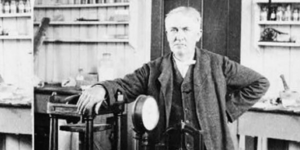 FT – H Rivian και η Tesla προκαλούν τον ενθουσιασμό που είχε προκαλέσει και ο Τόμας Έντισον