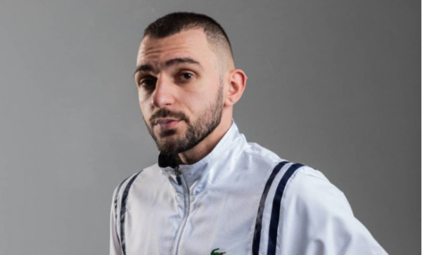 Toquel – Είμαι μαμάκιας, o πατέρας μου έπαιζε τζόγο και τη χτυπούσε