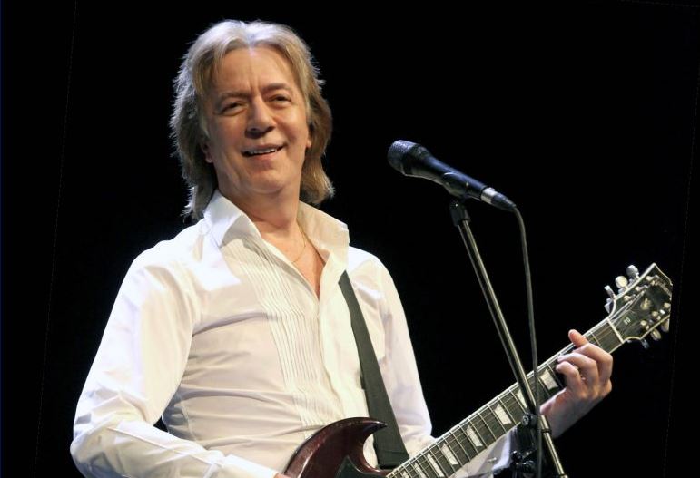 Σπίτι με το MEGA – Ο Κώστας Τουρνάς σε μια μουσική αναδρομή-γιορτή