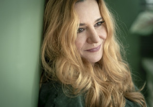 Η Ευανθία Ρεμπούτσικα και «Η Ομπρέλα του Βοσπόρου» στο Christmas Theater