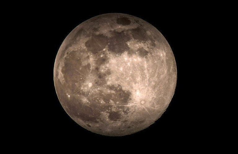 Η NASA θέλει να στείλει πυρηνικό αντιδραστήρα στη Σελήνη