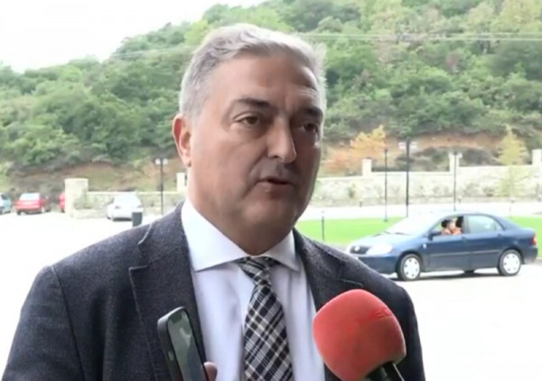 Θεόδωρος Βασιλακόπουλος – Απαντά στα όσα γράφτηκαν ότι έψαχνε ταίρι σε εκπομπή της Αννίτας Πάνια