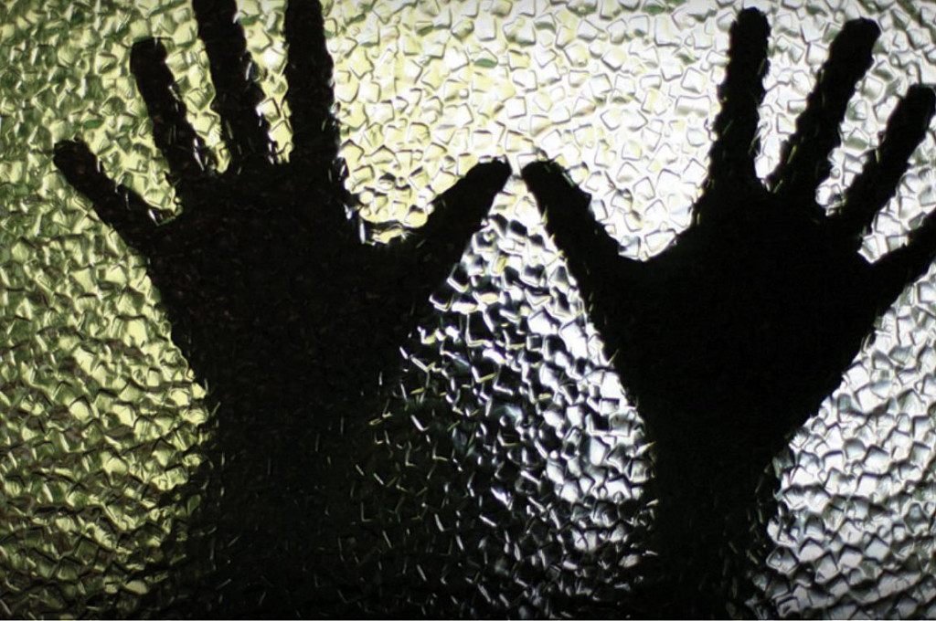 Ρόδος – «Είναι το μυστικό μας» – Η συγκλονιστική εξομολόγηση της 52χρονης για τον παππού της 8χρονης