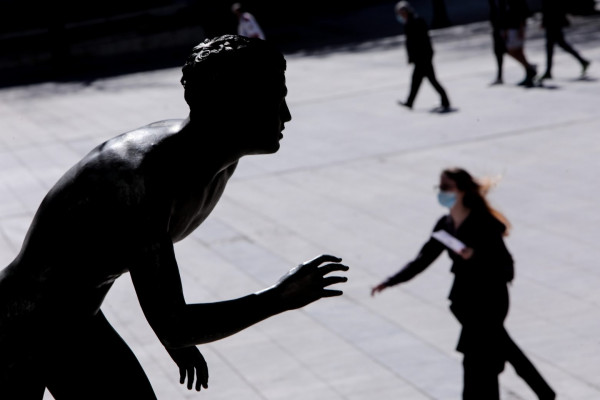 Κοροναϊός – Εφιαλτική πρόβλεψη για ακόμα 16.000 νεκρούς στην Ελλάδα