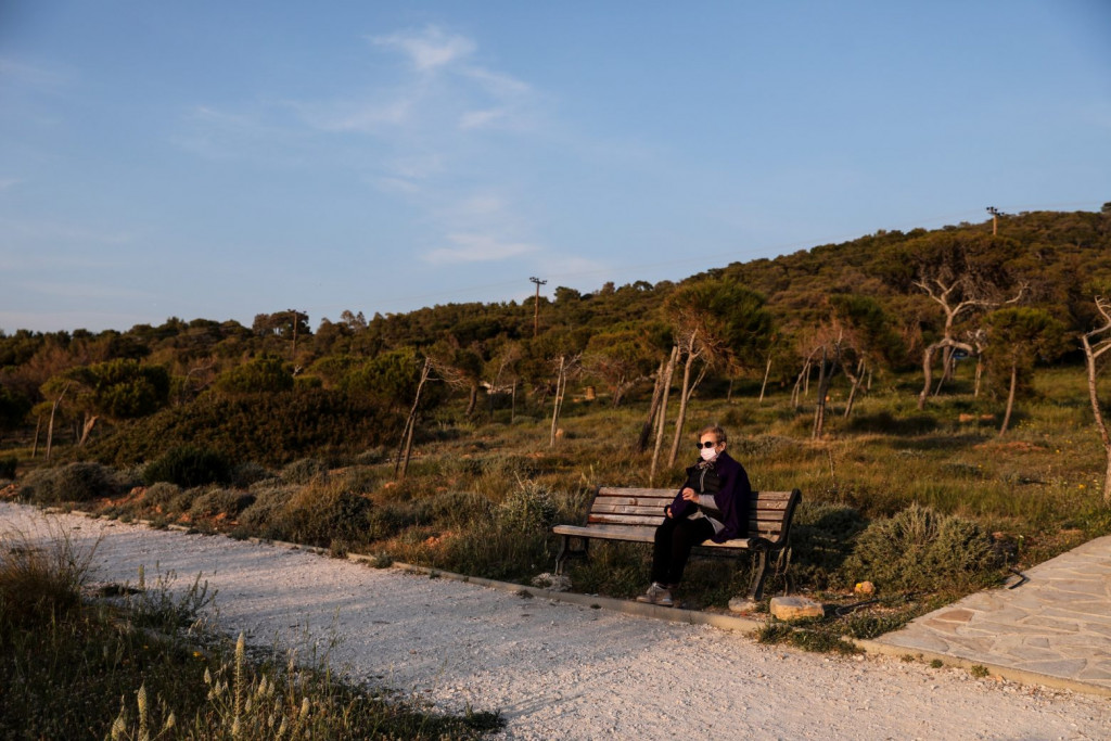 Τρίτη δόση εμβολίου – Υποχρεωτική για τους άνω των 65 ετών – Πώς θα μπορούσε να εφαρμοστεί