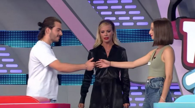 Ρουκ Ζουκ – Το σεξουαλικό υπονοούμενο της Μακρυπούλια την ώρα που έκανε… συνοικέσιο