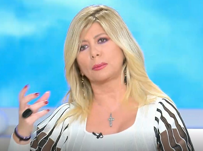 Ζήνα Κουτσελίνη – Χαμός στον αέρα της εκπομπής της – «Μπορεί να είμαι ένα τηλεοπτικό σκουπίδι»