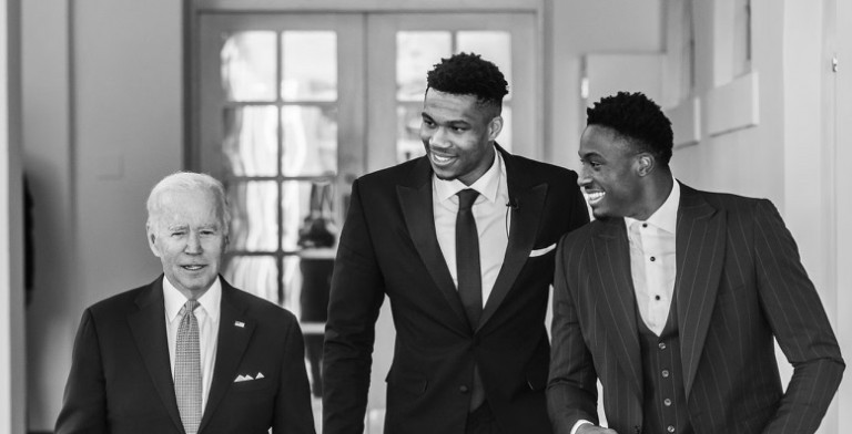 Κι αν ήταν ο Γιάννης Αντετοκούνμπο σε μια βάρκα κι έκαναν pushbacks;