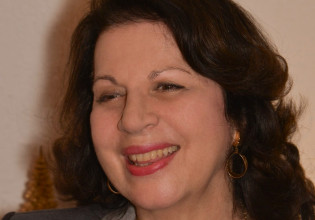 Πέθανε η μεσόφωνος Δάφνη Ευαγγελάτου, αδελφή του μεγάλου σκηνοθέτη