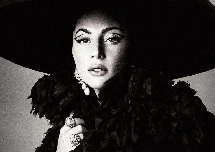 Lady Gaga – Ποζάρει γυμνή για γνωστό περιοδικό μόδας και αποθεώνεται